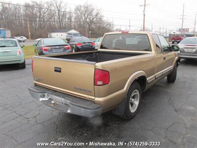 2000 Chevrolet S-10 LS   - Photo 5 - Mishawaka, IN 46545