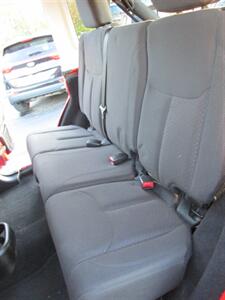 2017 Jeep Wrangler Unlimited Sport 4x4   - Photo 10 - Mishawaka, IN 46545