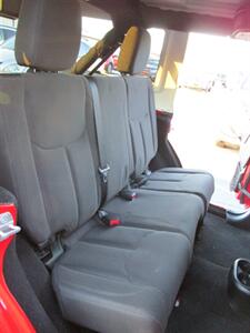 2017 Jeep Wrangler Unlimited Sport 4x4   - Photo 13 - Mishawaka, IN 46545