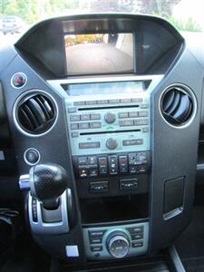 2010 Honda Pilot Touring w/Navi w/DVD   - Photo 26 - Mishawaka, IN 46545