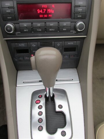 2009 Audi A4 2.0T photo
