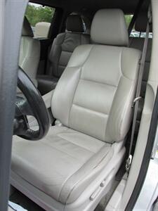 2011 Honda Odyssey EX-L   - Photo 12 - Mishawaka, IN 46545