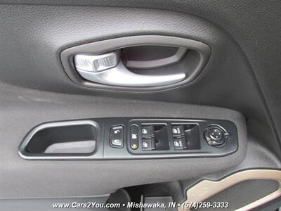 2017 Jeep Renegade Sport 4x4 - Photo 8 - Mishawaka, IN 46545