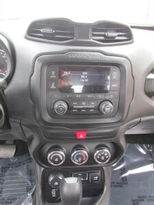 2017 Jeep Renegade Sport 4x4 - Photo 23 - Mishawaka, IN 46545
