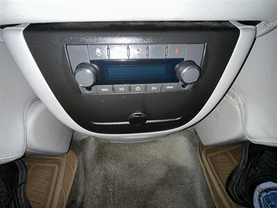 2014 Chevrolet Tahoe LT - Photo 17 - Bakersfield, CA 93301