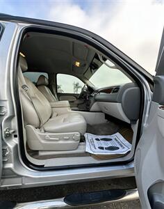 2014 Chevrolet Tahoe LT - Photo 15 - Bakersfield, CA 93301