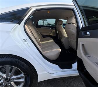 2017 Hyundai SONATA   - Photo 16 - Bakersfield, CA 93305