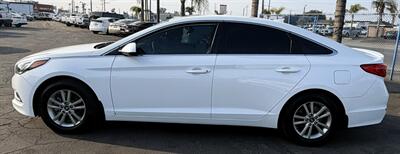 2017 Hyundai SONATA   - Photo 4 - Bakersfield, CA 93305