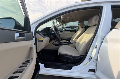 2017 Hyundai SONATA   - Photo 6 - Bakersfield, CA 93305