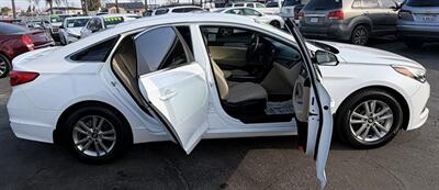 2017 Hyundai SONATA   - Photo 14 - Bakersfield, CA 93305