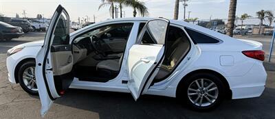 2017 Hyundai SONATA   - Photo 5 - Bakersfield, CA 93305