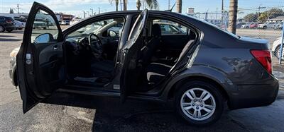 2014 Chevrolet Sonic LT Auto   - Photo 5 - Bakersfield, CA 93305