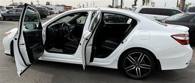 2017 Honda Accord Sport   - Photo 5 - Bakersfield, CA 93305