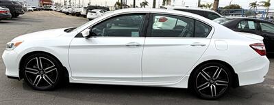 2017 Honda Accord Sport   - Photo 4 - Bakersfield, CA 93305