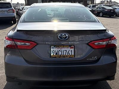 2018 Toyota Camry Hybrid LE - Photo 9 - Bakersfield, CA 93301