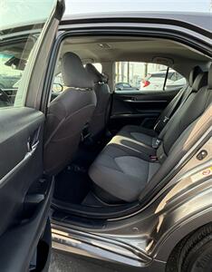 2018 Toyota Camry Hybrid LE - Photo 7 - Bakersfield, CA 93301