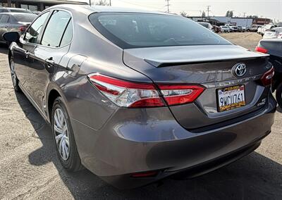 2018 Toyota Camry Hybrid LE - Photo 8 - Bakersfield, CA 93301