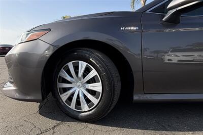 2018 Toyota Camry Hybrid LE - Photo 24 - Bakersfield, CA 93301