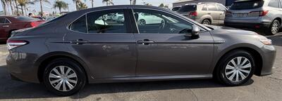 2018 Toyota Camry Hybrid LE - Photo 14 - Bakersfield, CA 93301