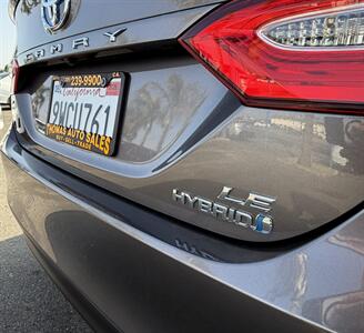 2018 Toyota Camry Hybrid LE - Photo 12 - Bakersfield, CA 93301