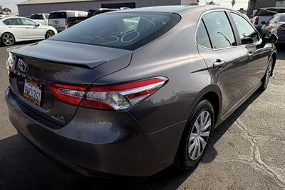 2018 Toyota Camry Hybrid LE - Photo 13 - Bakersfield, CA 93301