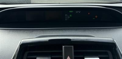 2020 Toyota Prius XLE   - Photo 22 - Bakersfield, CA 93301