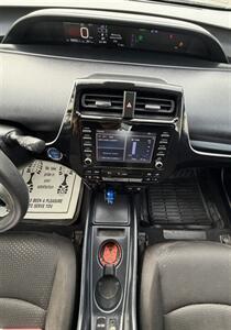 2020 Toyota Prius XLE   - Photo 21 - Bakersfield, CA 93301