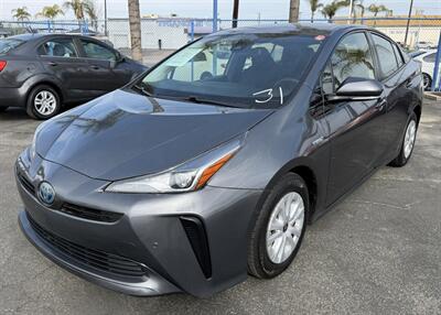 2020 Toyota Prius XLE   - Photo 3 - Bakersfield, CA 93301