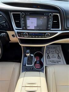 2015 Toyota Highlander Limited   - Photo 25 - Bakersfield, CA 93305