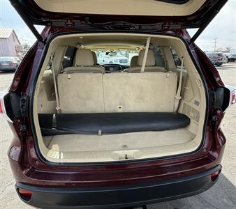 2015 Toyota Highlander Limited   - Photo 11 - Bakersfield, CA 93305