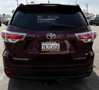 2015 Toyota Highlander Limited   - Photo 9 - Bakersfield, CA 93305