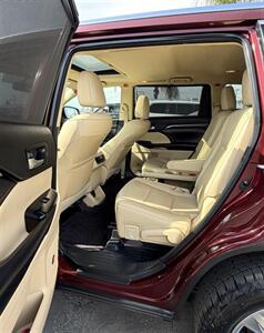 2015 Toyota Highlander Limited   - Photo 7 - Bakersfield, CA 93305