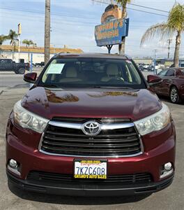 2015 Toyota Highlander Limited   - Photo 2 - Bakersfield, CA 93305
