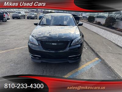 2013 Chrysler 200 S - Photo 3 - Flint, MI 48503