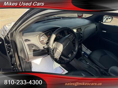 2013 Chrysler 200 S - Photo 11 - Flint, MI 48503