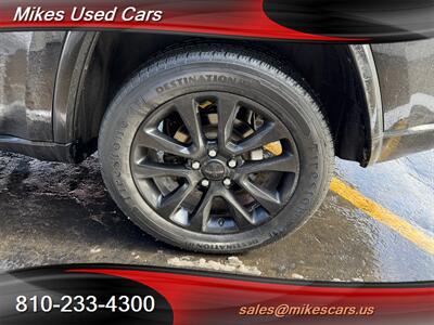 2017 Jeep Grand Cherokee Altitude   - Photo 9 - Flint, MI 48503