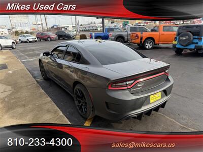 2015 Dodge Charger SXT - Photo 2 - Flint, MI 48503
