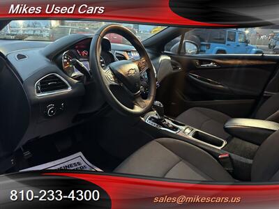 2017 Chevrolet Cruze LT Auto - Photo 9 - Flint, MI 48503