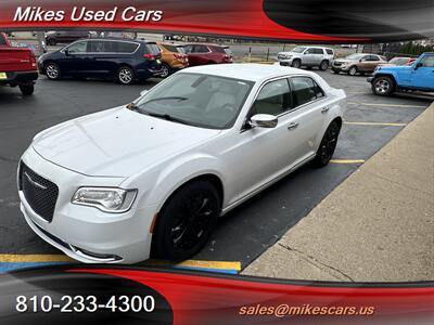 2018 Chrysler 300 Series Limited - Photo 4 - Flint, MI 48503