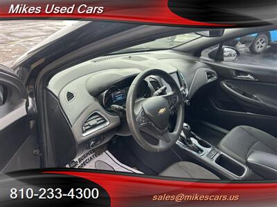 2018 Chevrolet Cruze LT Auto - Photo 14 - Flint, MI 48503
