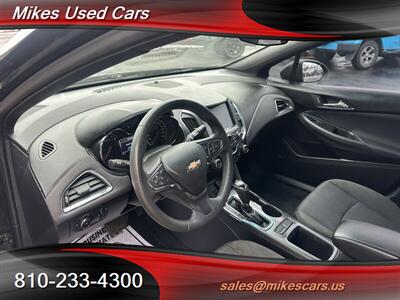 2018 Chevrolet Cruze LT Auto - Photo 13 - Flint, MI 48503