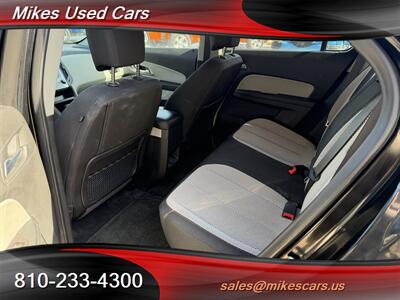 2017 Chevrolet Equinox LT - Photo 7 - Flint, MI 48503