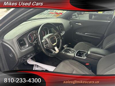 2015 Dodge Charger SXT   - Photo 9 - Flint, MI 48503