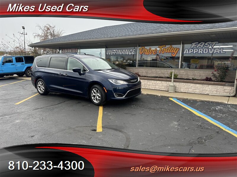 2018 Chrysler Pacifica Touring Plus   - Photo 1 - Flint, MI 48503