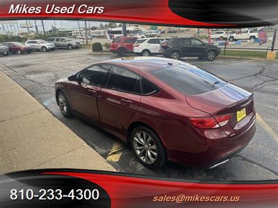 2016 Chrysler 200 S - Photo 13 - Flint, MI 48503