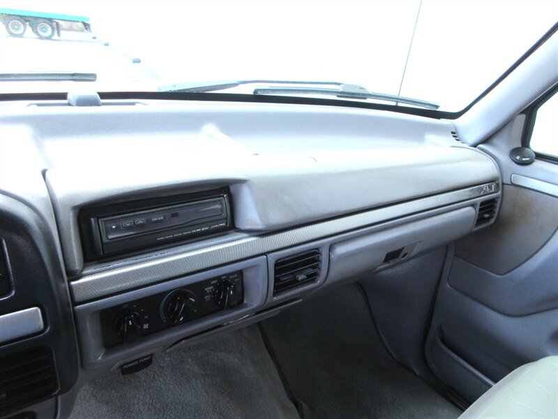 1994 Ford Bronco XLT   - Photo 51 - Bohemia, NY 11716