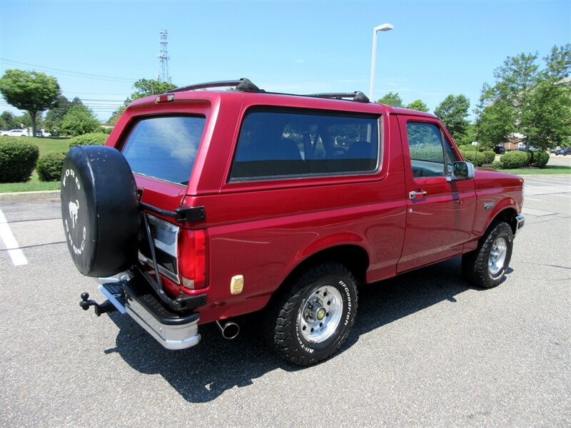 1994 Ford Bronco XLT   - Photo 8 - Bohemia, NY 11716