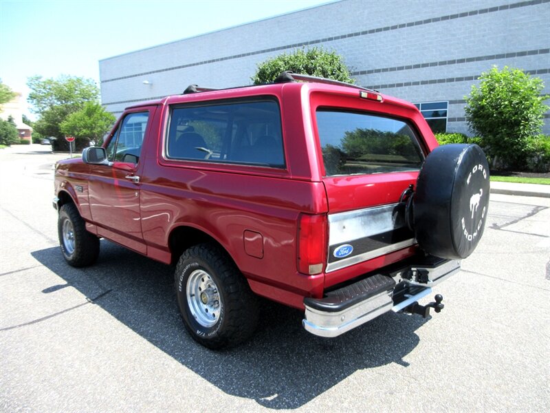 1994 Ford Bronco XLT   - Photo 7 - Bohemia, NY 11716