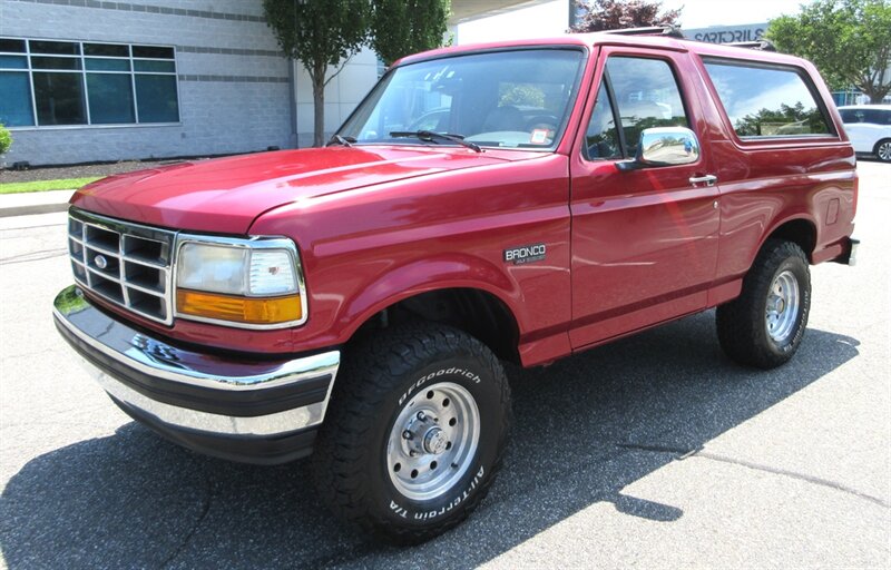 1994 Ford Bronco XLT   - Photo 5 - Bohemia, NY 11716