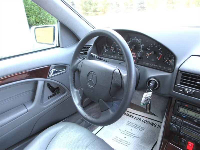 1997 Mercedes-Benz SL 500   - Photo 43 - Bohemia, NY 11716